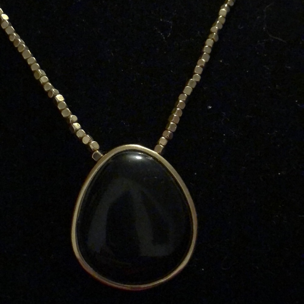 Vtg Monet goldtone necklace w/black gold pendant